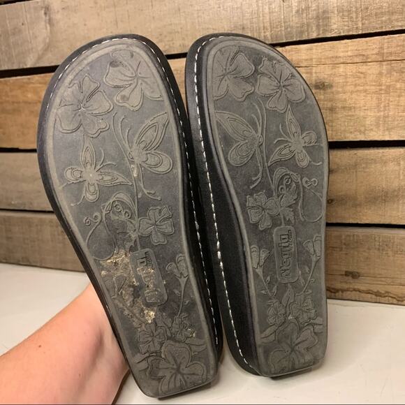 Alegria Pisa Leather Thong Sandal With Pearl Trim Black Size 37 - Picture 8 of 9